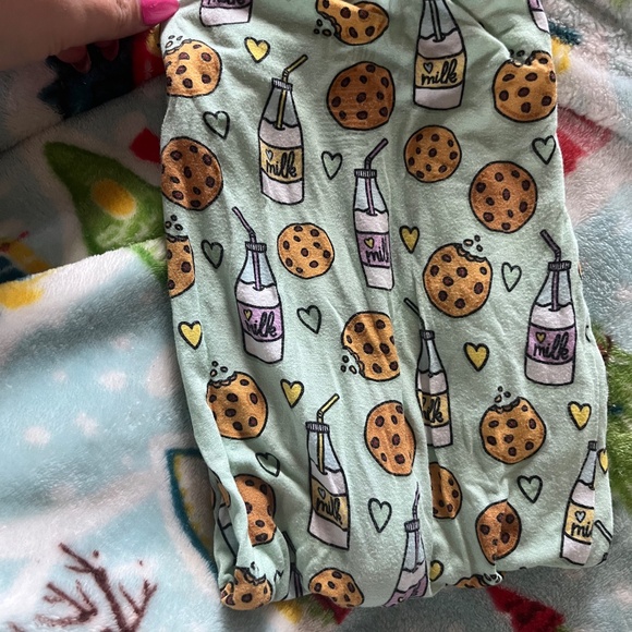 B 8. Kiki and Lulu Bamboo Footie PJ's - Picture 2 of 5